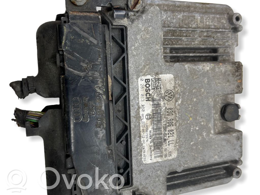 Volkswagen PASSAT B6 Engine control unit/module 