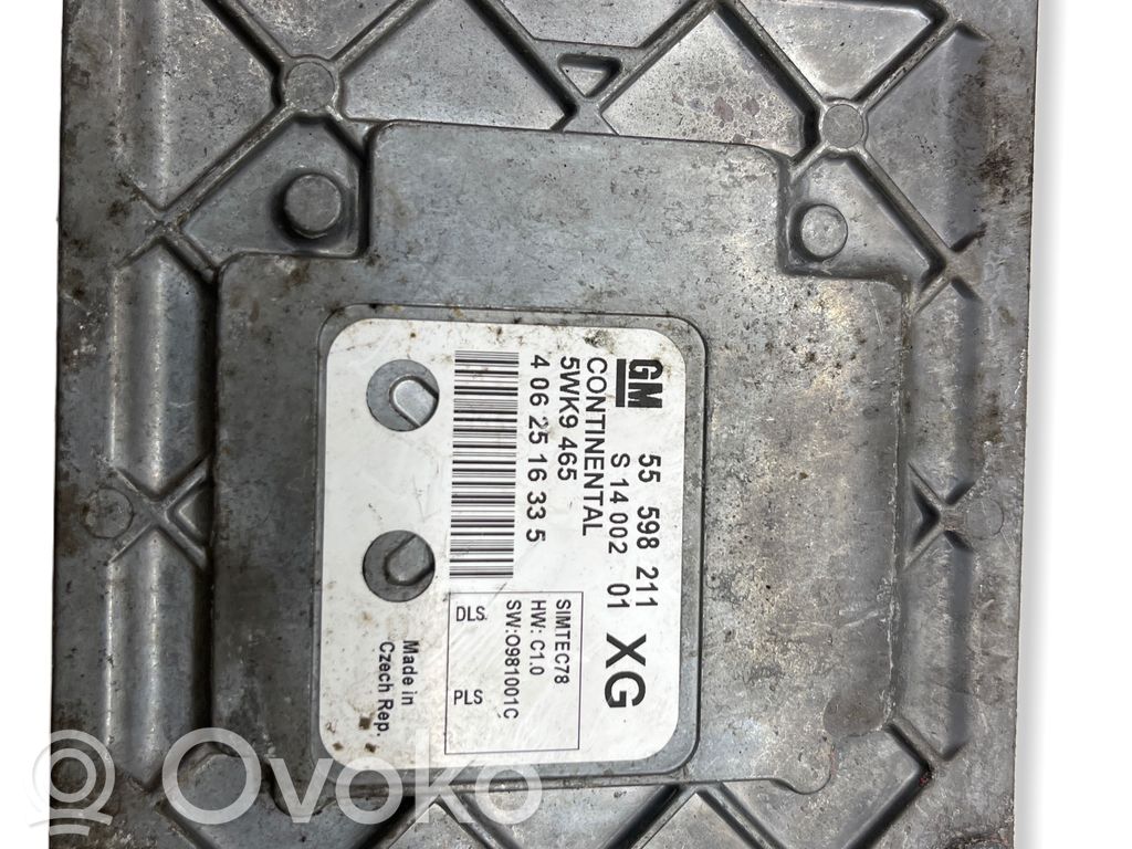 Opel Zafira B Engine control unit/module 