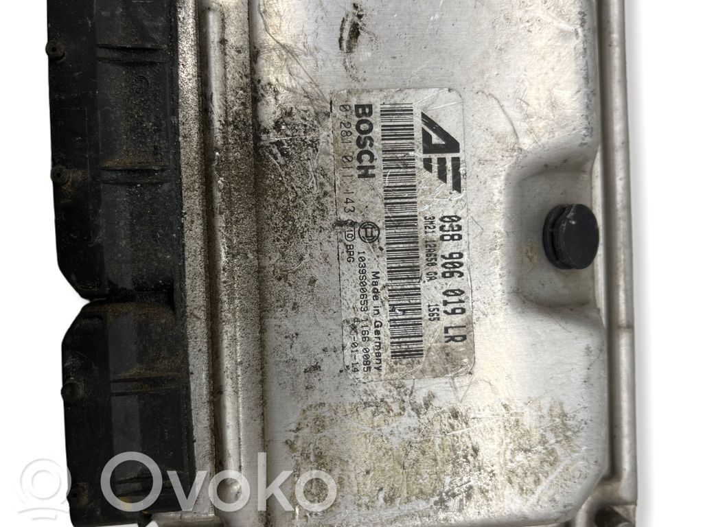 Volkswagen PASSAT B7 Engine control unit/module 