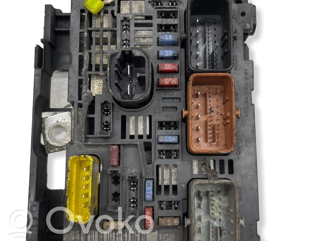Peugeot 308 Fuse module 