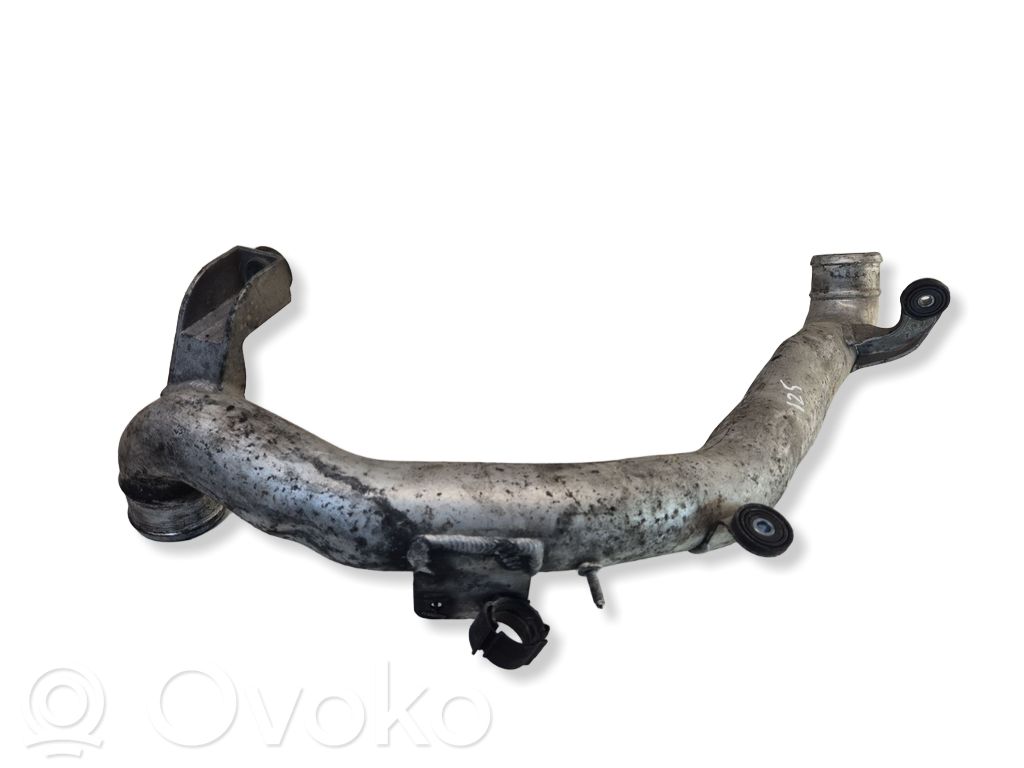 Volkswagen PASSAT B6 Intercooler hose/pipe 