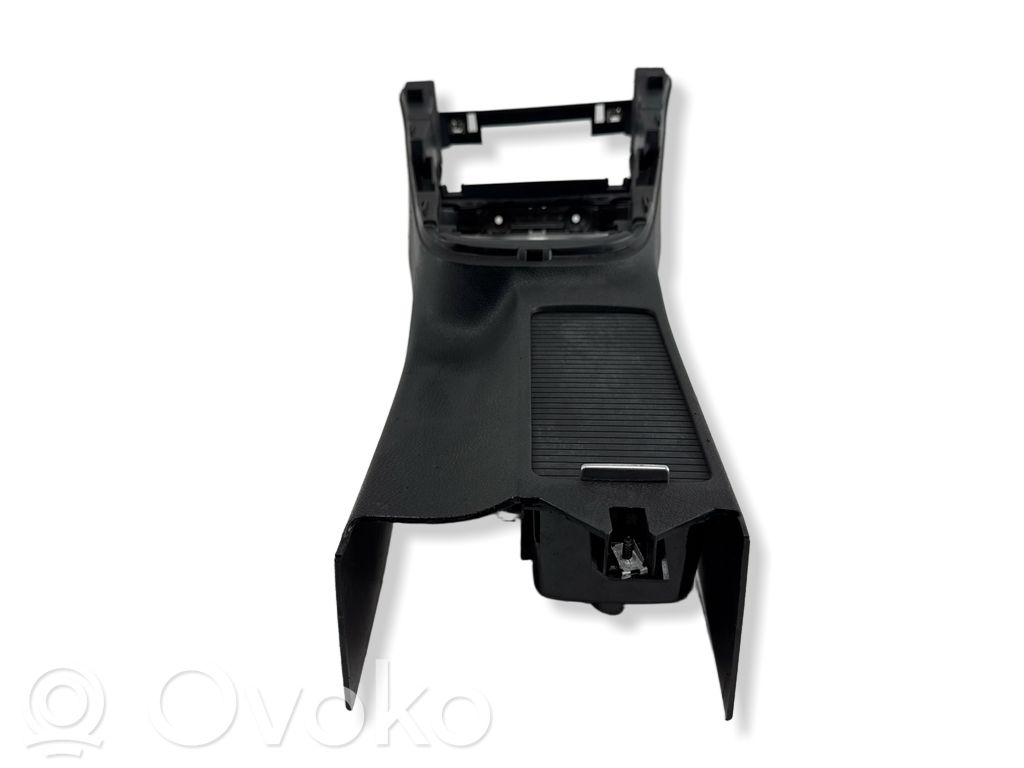 Volkswagen Golf VI Center console 