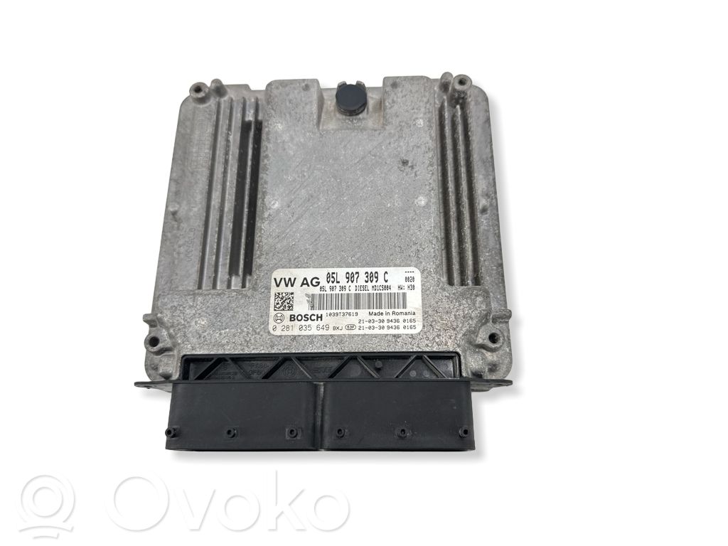 Volkswagen Golf VIII Engine control unit/module 
