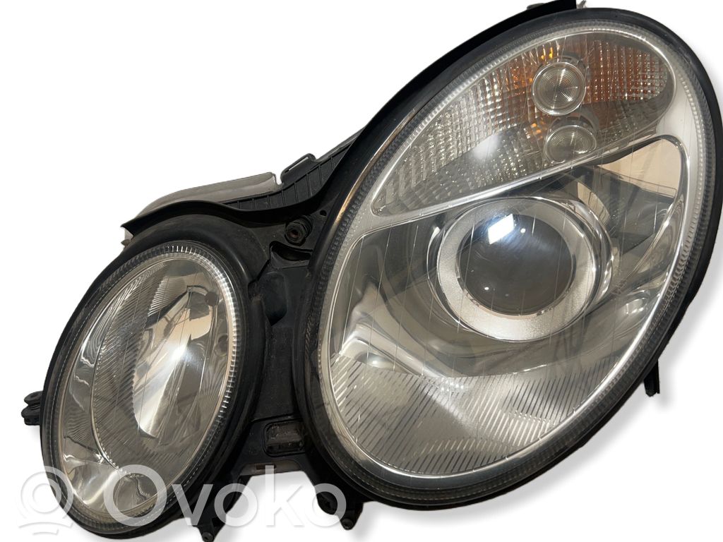 Mercedes-Benz E W211 Lampa przednia 