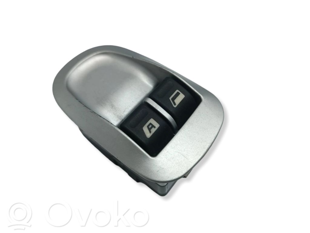 Peugeot 206+ Elektrisko logu slēdzis 