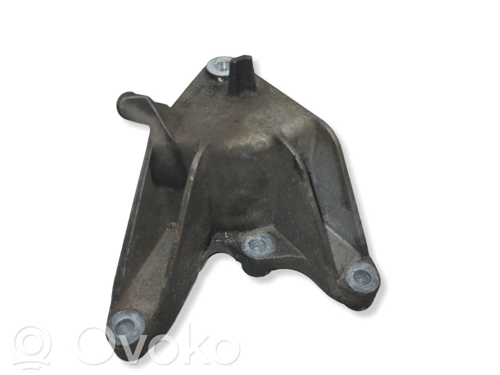 Opel Astra J Engine mounting bracket 