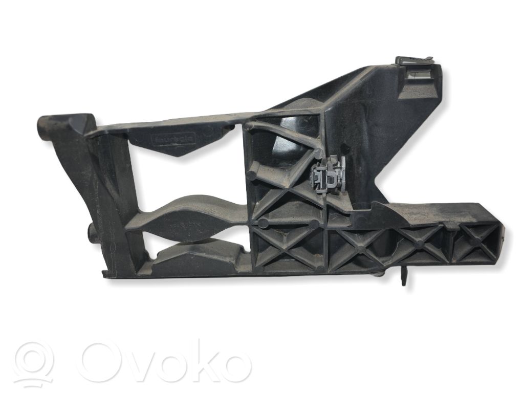 Audi A6 S6 C7 4G Headlight/headlamp mounting bracket 