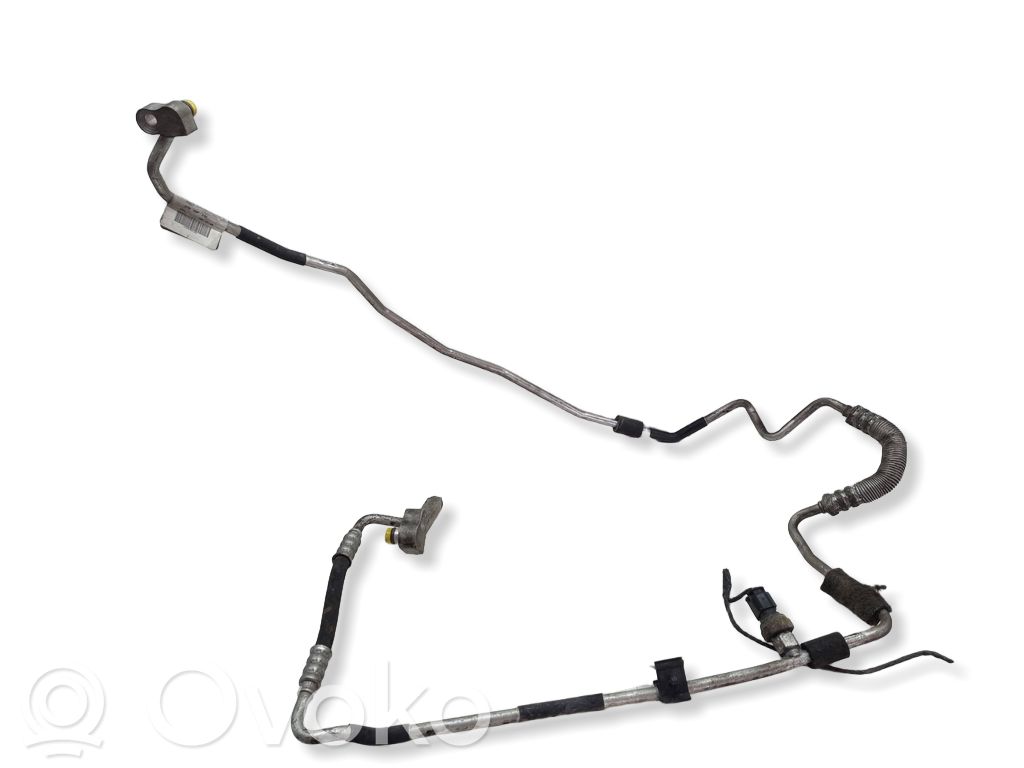 BMW 1 E81 E87 Ilmastointilaitteen putki (A/C) 