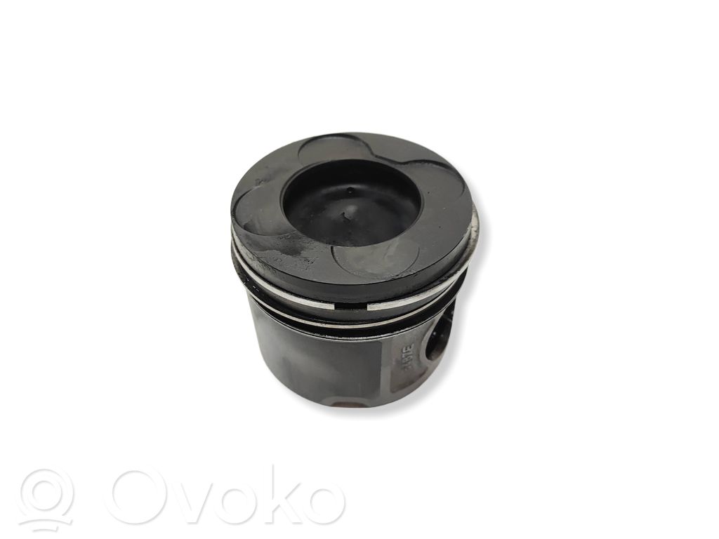 BMW 1 E81 E87 Piston 