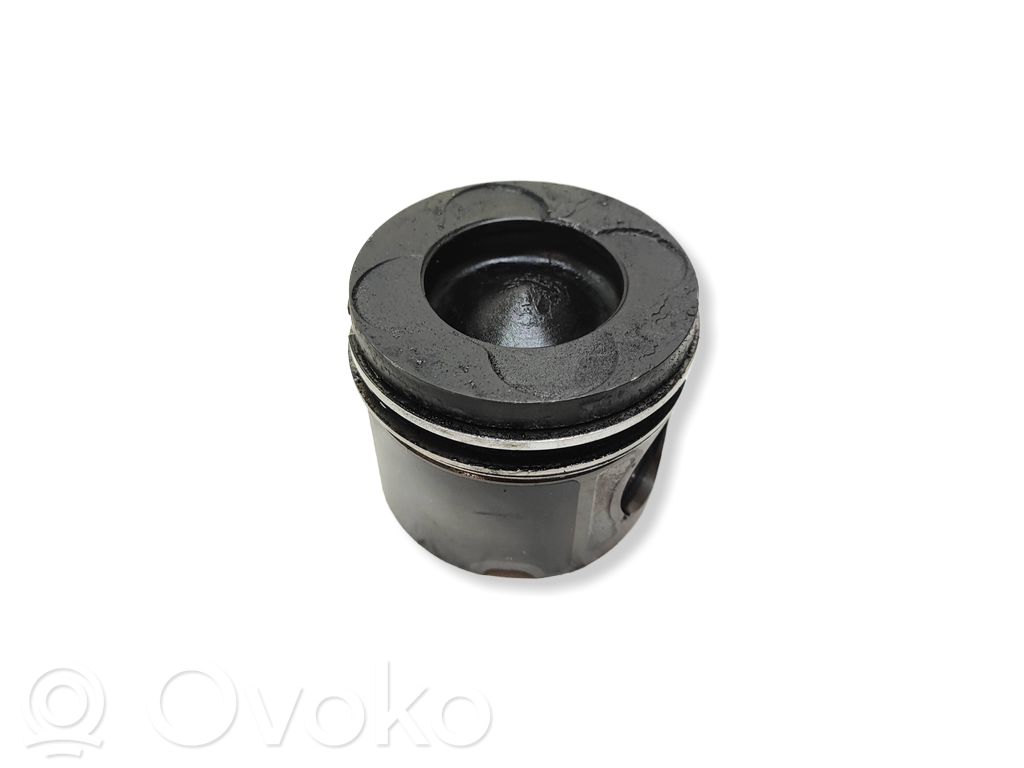 BMW 1 E81 E87 Piston 