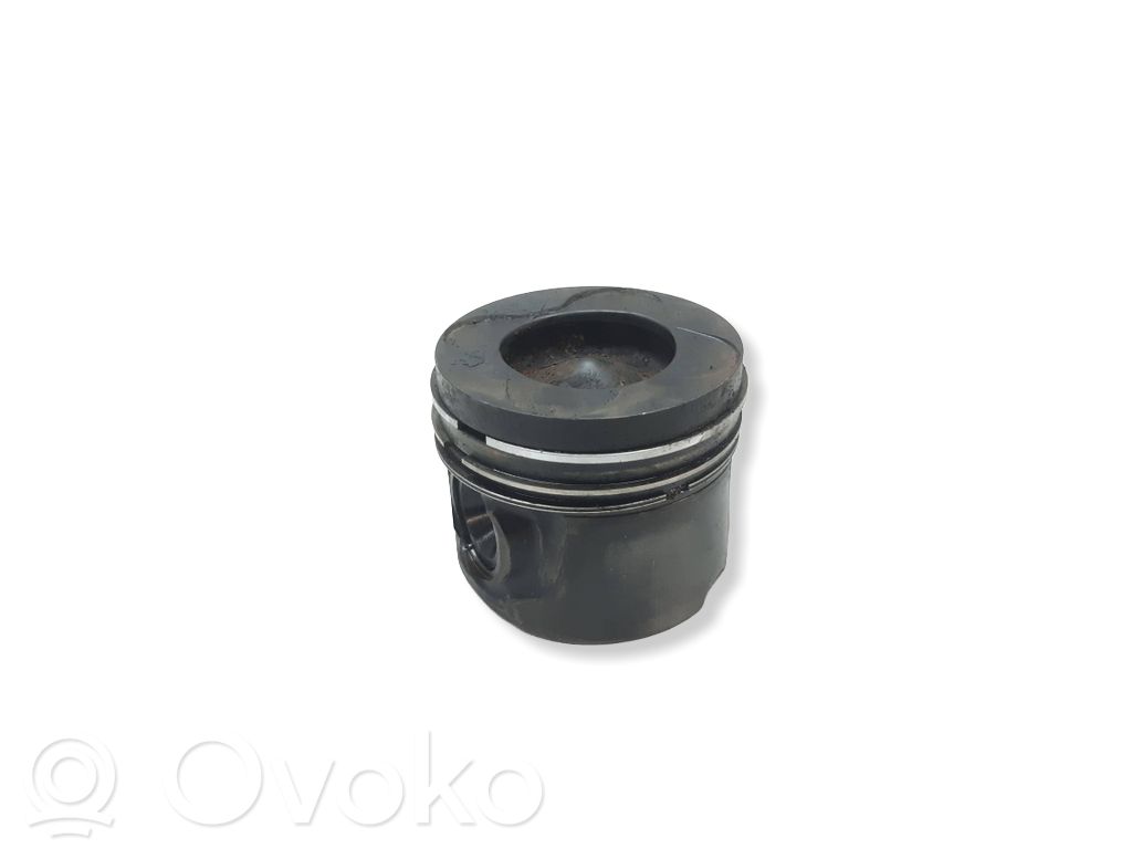 BMW X5 E70 Piston 