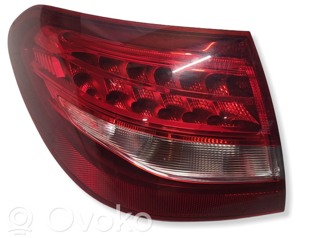 Mercedes-Benz C W205 Lampă spate în caroserie 