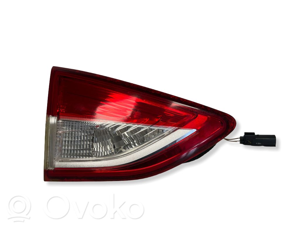 Ford Kuga II Lampy tylnej klapy bagażnika 