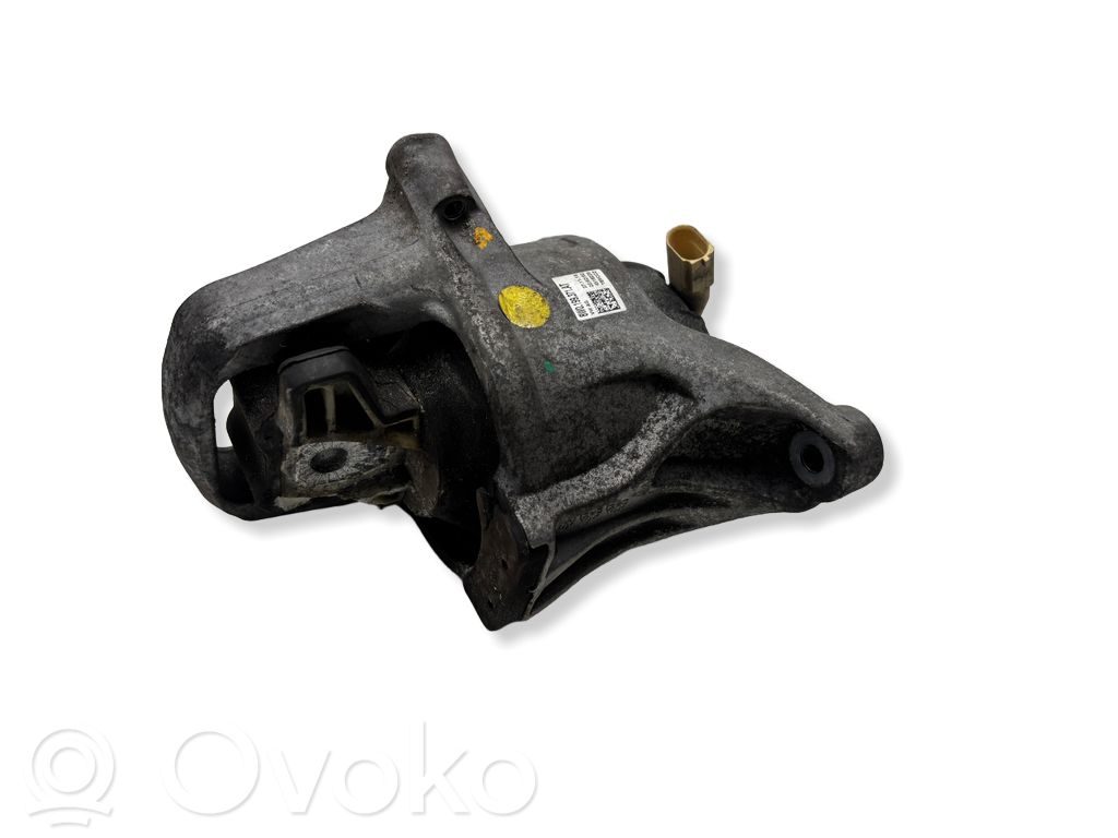Audi A4 S4 B9 Engine mount bracket 
