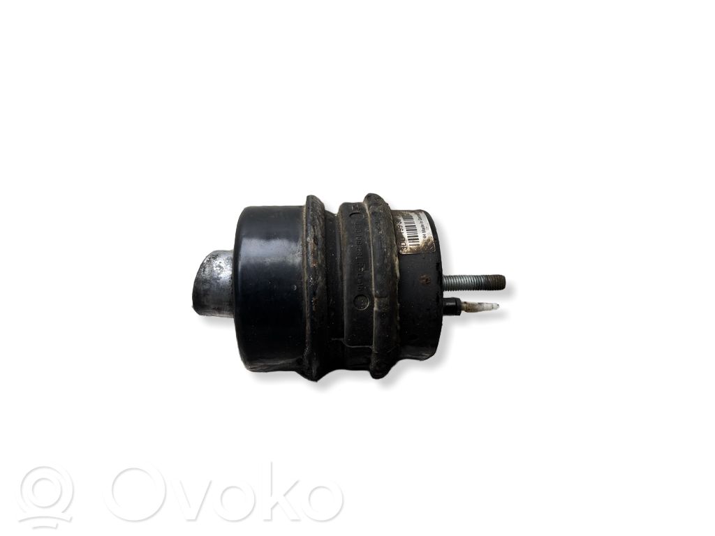 Engine mount bracket   3D0199381S