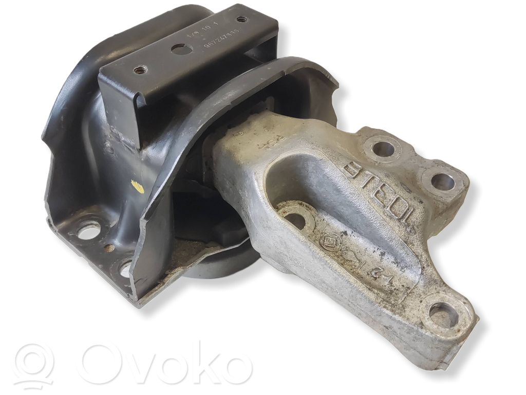 Peugeot 3008 I Engine mount bracket 