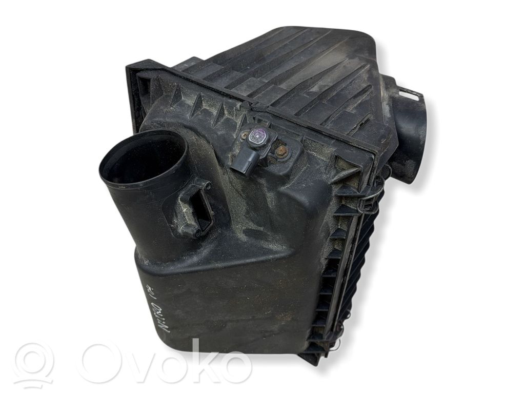 Dodge Nitro Air filter box 