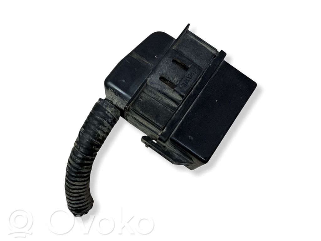 Bloque de montaje de relé   04671886AA