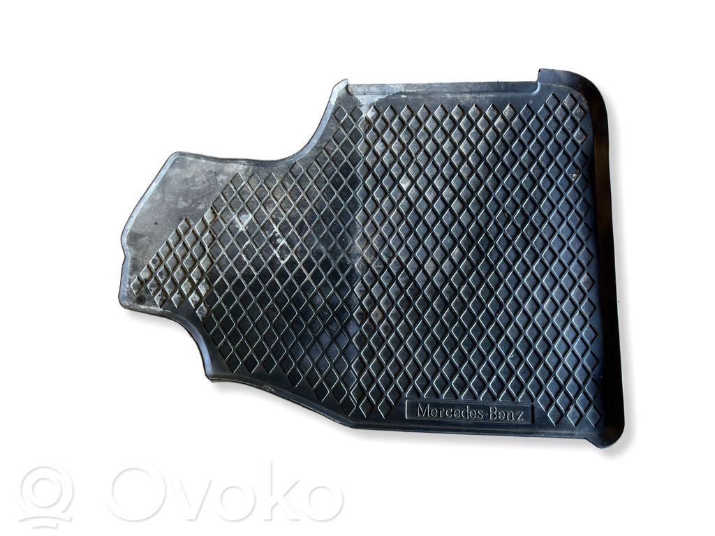 Dywanik samochodowy przedni   B66570006