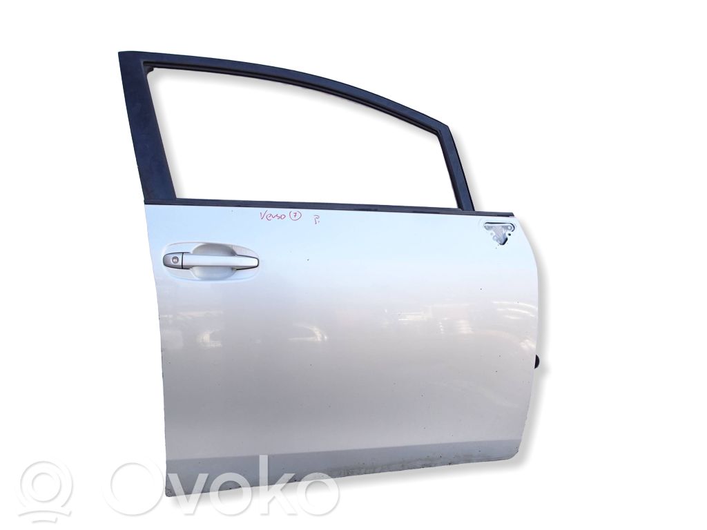 Toyota Verso Front door 