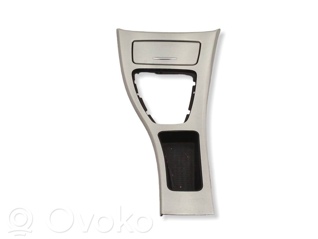 BMW 3 E90 E91 Pavarų perjungimo svirties apdaila (plastikinė) 