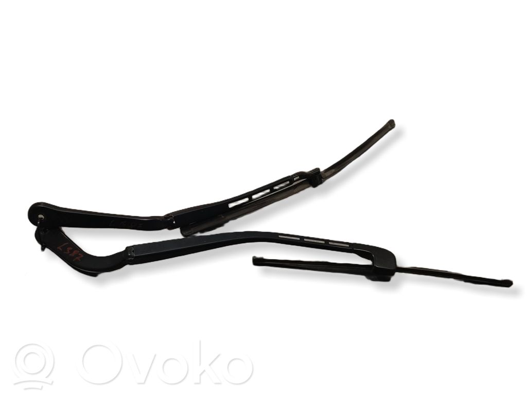 BMW 3 E90 E91 Headlight wiper arm set 