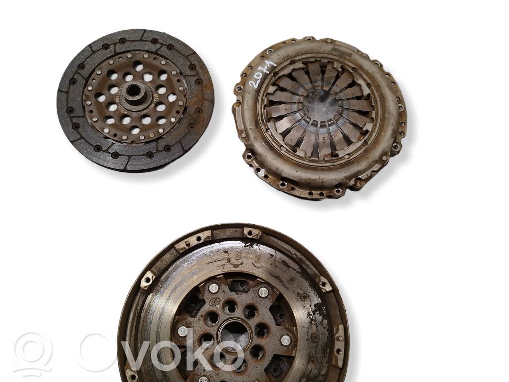 Opel Corsa D Kit d'embrayage 