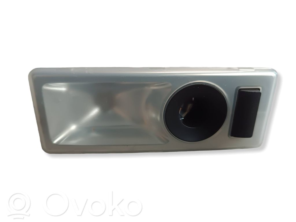 BMW 5 E60 E61 Priekinių vietų apšvietimo žibintas 