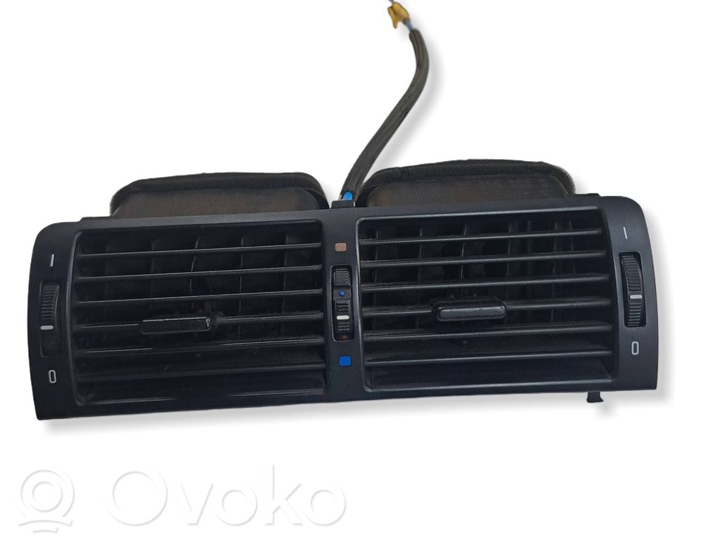 BMW 3 E46 Centrinės oro grotelės 