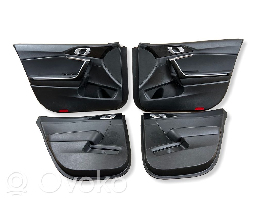 KIA Ceed Etuoven verhoilu 