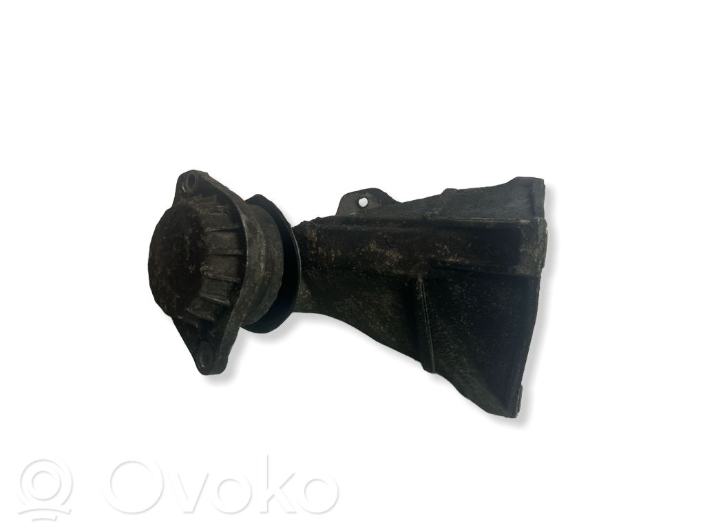 Audi 80 90 S2 B4 Engine mounting bracket 