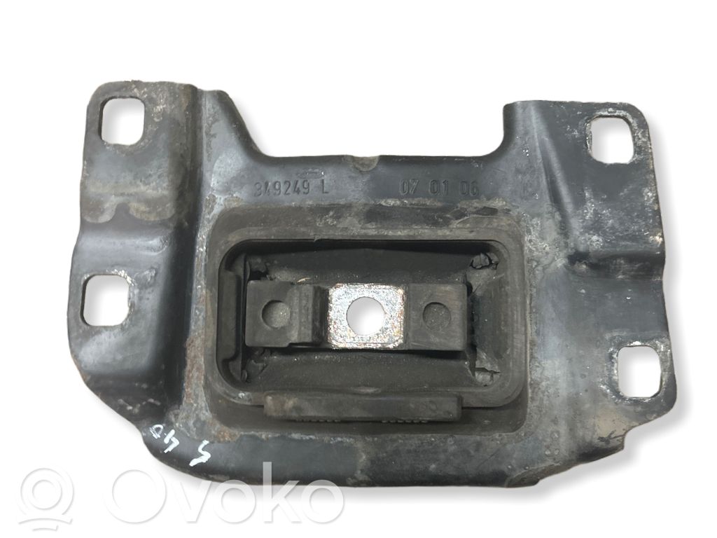 Volvo S40 Engine mount bracket 