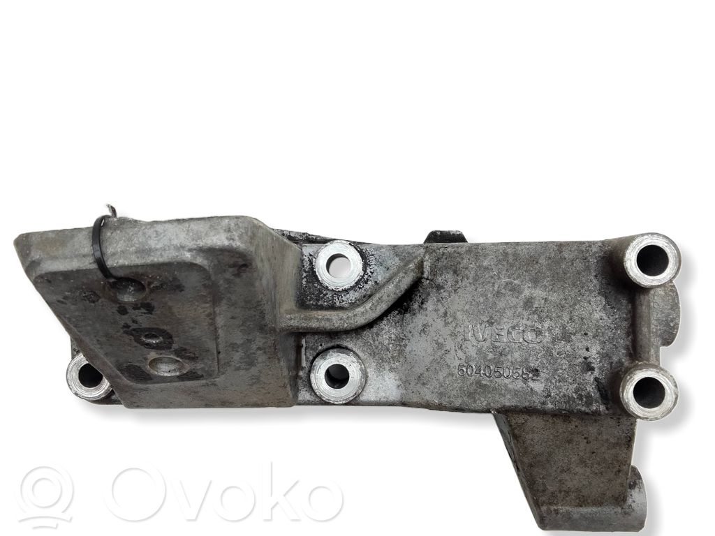 Iveco Daily 4th gen Engine mounting bracket 