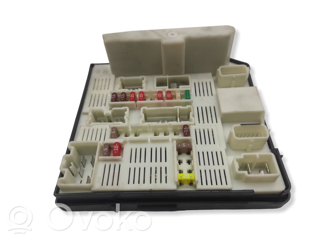 Nissan NV400 Fuse module 