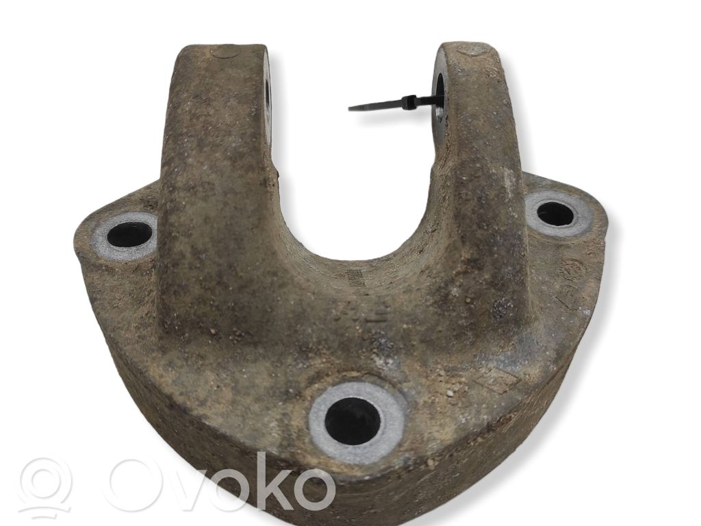 Engine mounting bracket   8200675217B,8200675217