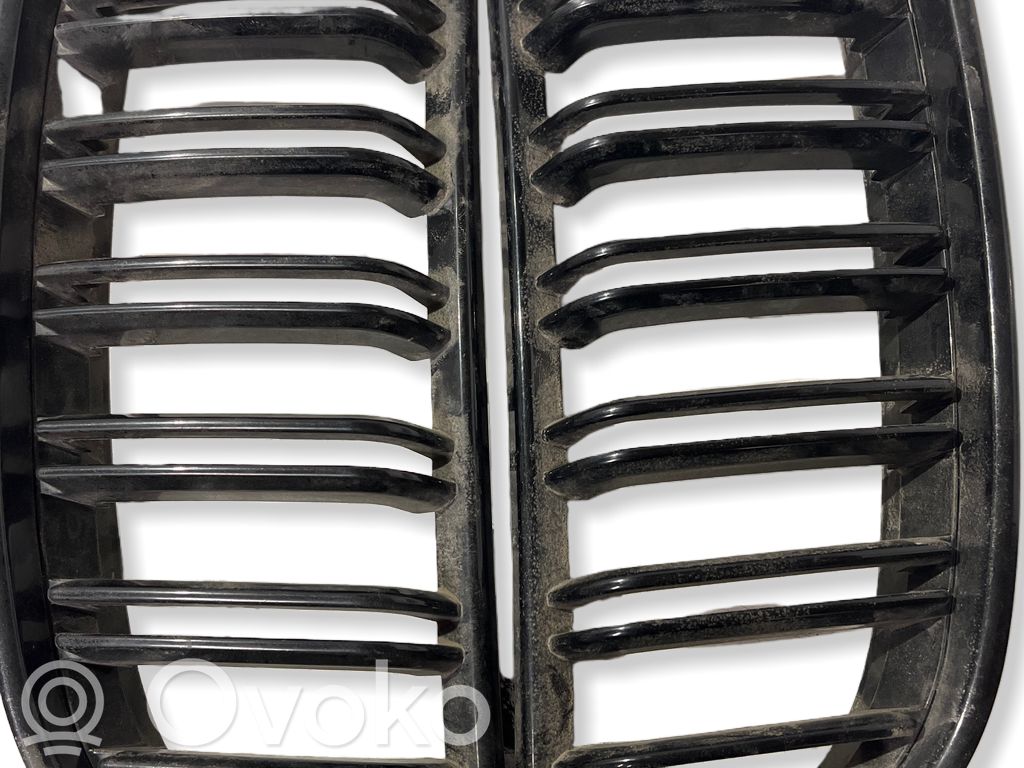 Front bumper upper radiator grill