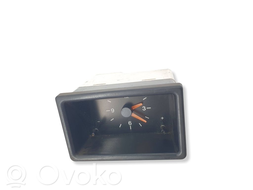 Volvo 440 Clock 