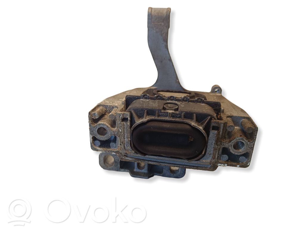 Skoda Octavia Mk3 (5E) Engine mount bracket 