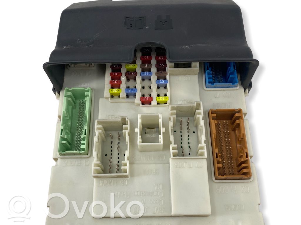 Volvo V40 Cross country Fuse module 
