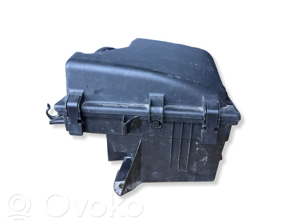 Volvo XC70 Air filter box 