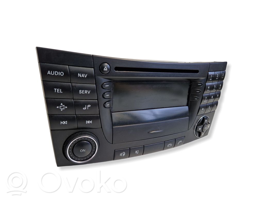 Mercedes-Benz E W211 Panel / Radioodtwarzacz CD/DVD/GPS 