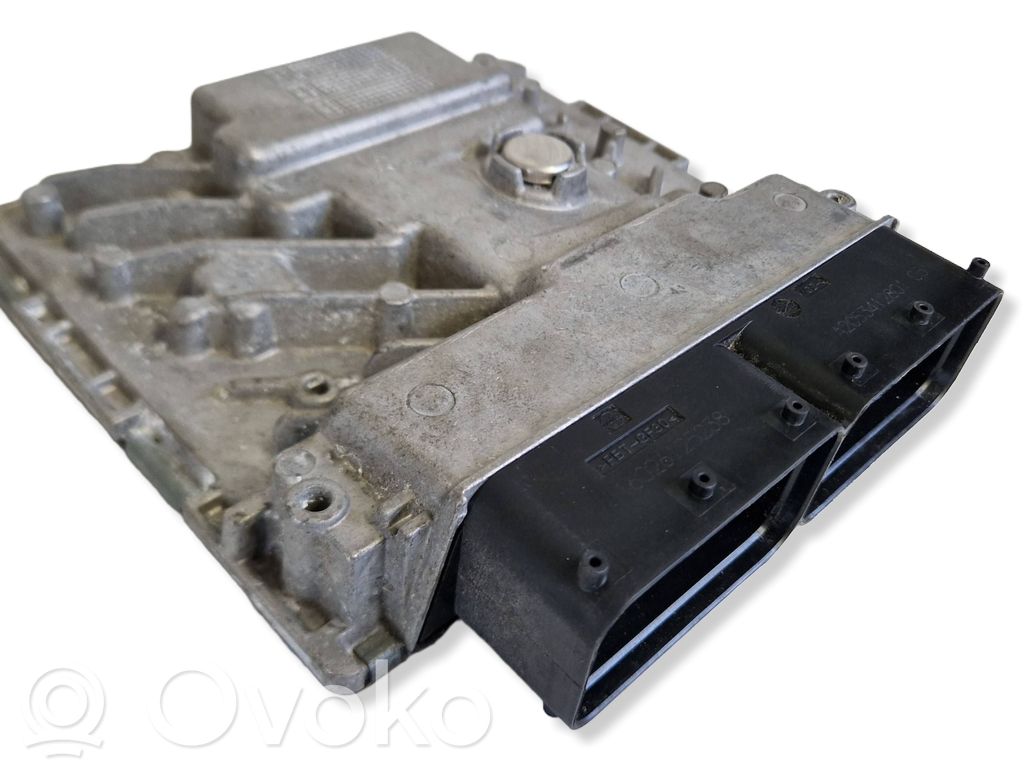 Volkswagen Golf VII Engine control unit/module 