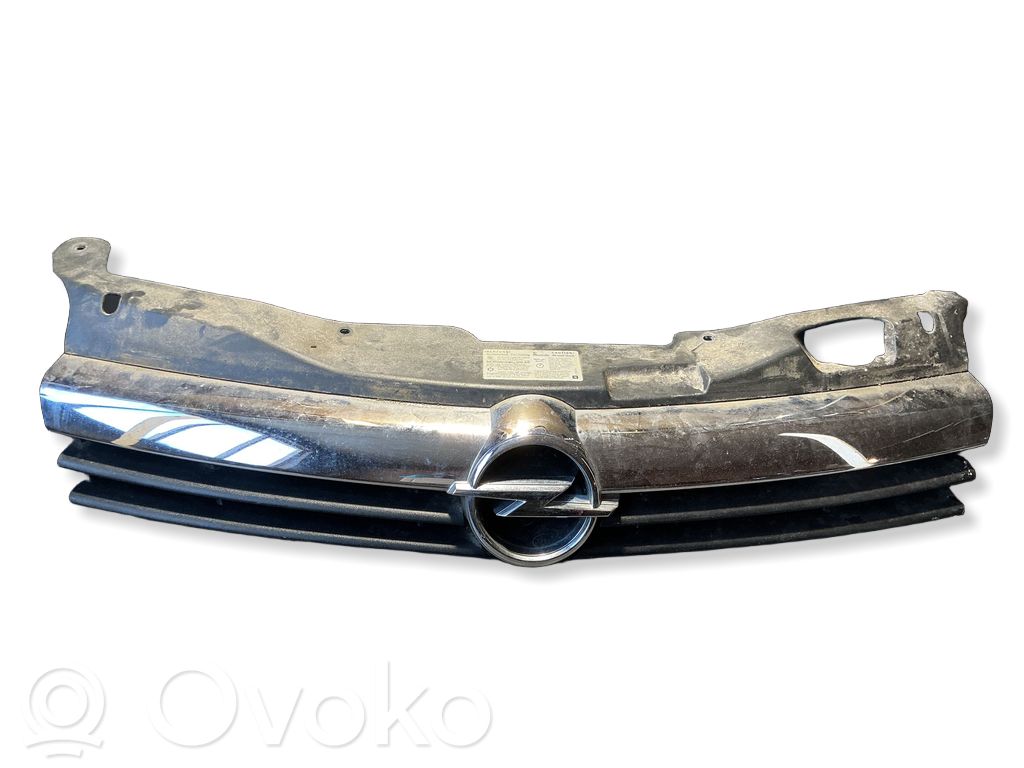 Opel Astra H Etusäleikkö 