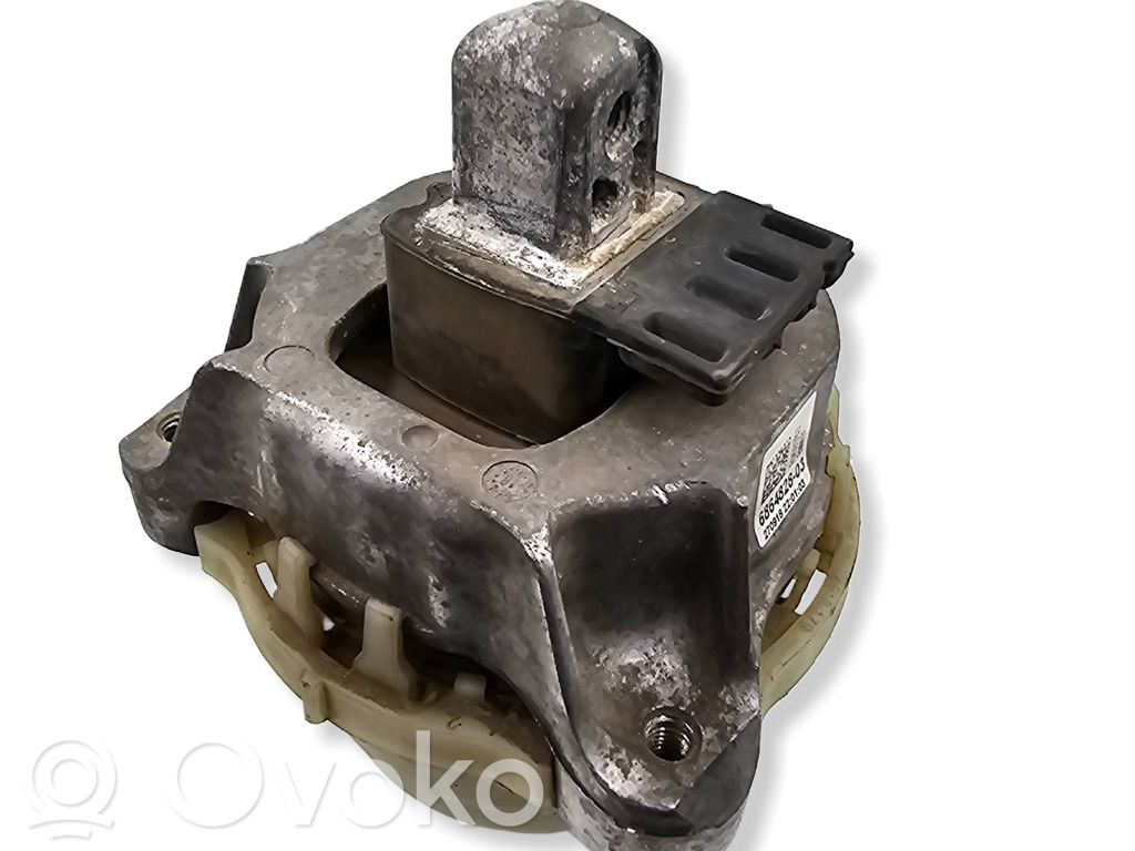 BMW 7 G11 G12 Engine mount bracket 
