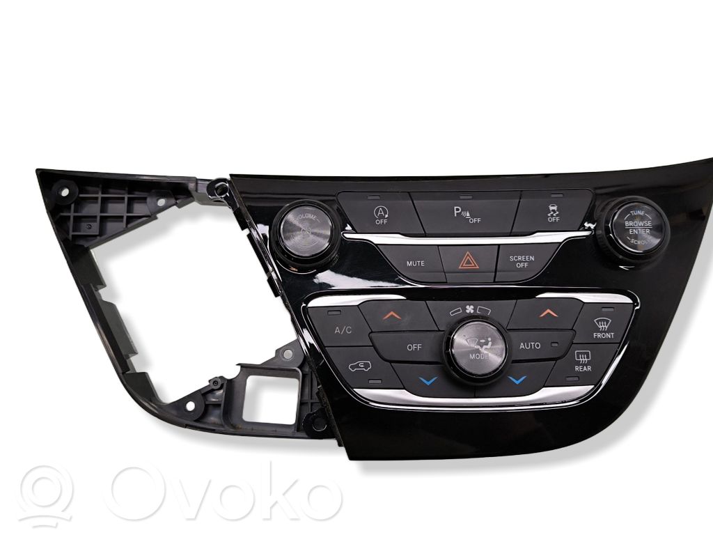 Chrysler Pacifica Climate control unit 