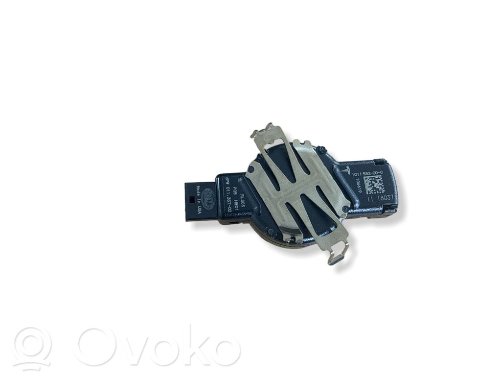 Tesla Model S Rain sensor 