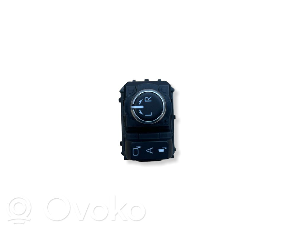 Toyota bZ4X Wing mirror switch 