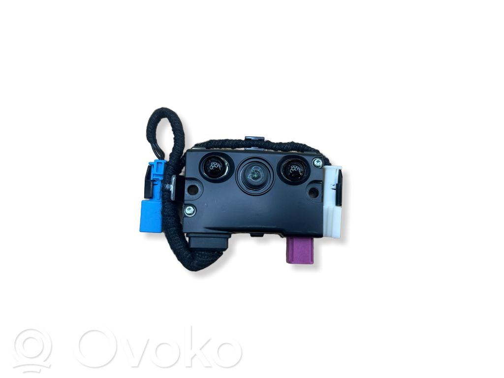 Tesla Model Y Windshield/windscreen camera 