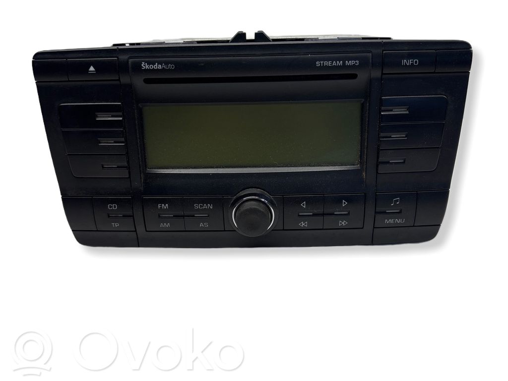Skoda Octavia Mk2 (1Z) Panel / Radioodtwarzacz CD/DVD/GPS 