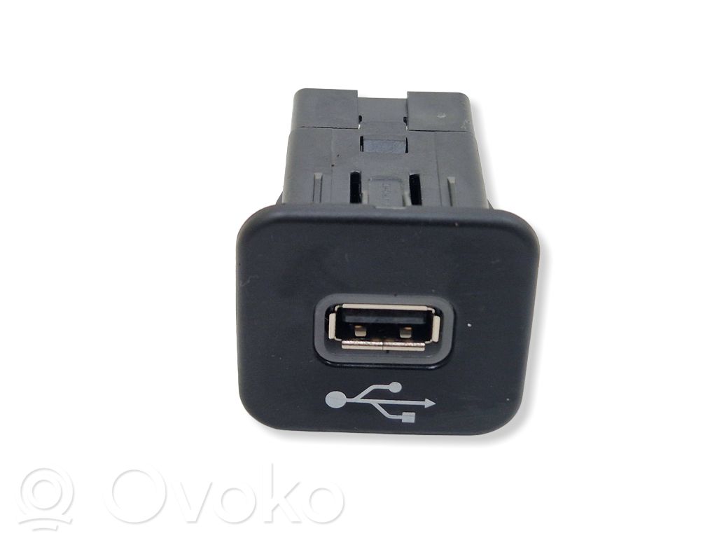 Jeep Renegade USB socket connector 